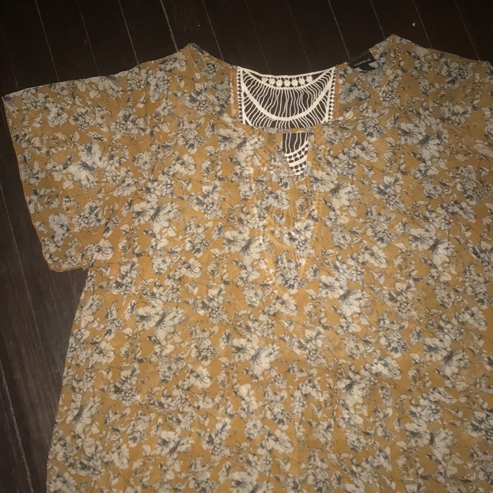 Torrid floral blouse